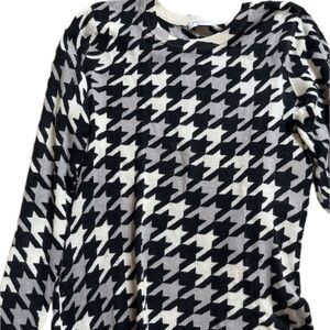 Equipment Black and Cream Houndstooth Cashmere Sweater